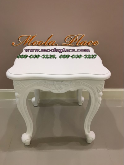 โต๊ะข้างหลุยส์ไม้สักแคทรียา ทำสีขาว แกะสลักลาย สไตล์วินเทจ ขนาด 50x50x50 ซม. (สามารถเปลี่ยนสีได้ )