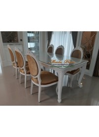 โต๊ะรับประทานอาหารแกะสลักลายหลุยส์ ทำสีพ่นขาว ขนาด 220 x 100 x 75 ซม. สามารถปรับแบบและขนาดได้