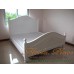 เตียงนอนสีขาว แกะสลักลายกุหลาบ หัวเตียงและท้ายเตียง ขนาด 6 ฟุต