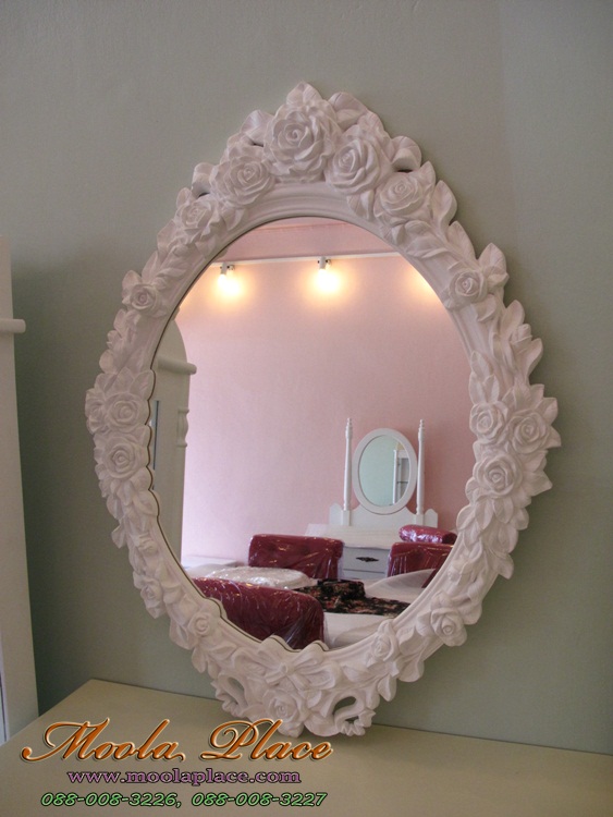 กรอบกระจกแกะลายกุหลาบสไตล์วินเทจ ขนาด 89 x 67 ซม.  จำหน่ายกระจกสไตล์วินเทจ แบบต่างๆ สวยหรู รับผลิตเฟอร์นิเจอร์ไม้สไตล์วินเทจ สไตล์หลุยส์ โซฟาวินเทจแบบต่างๆ สนใจสอบถามเพิ่มเติมได้