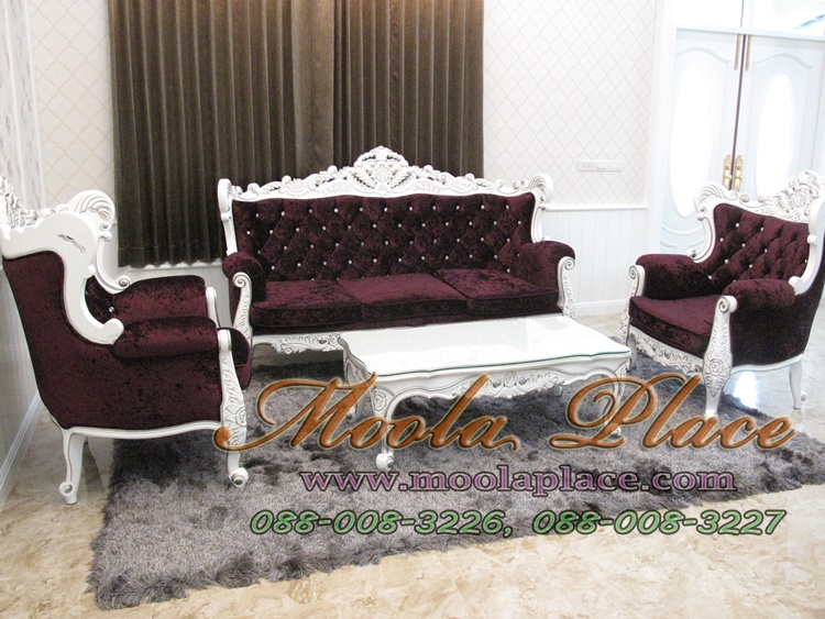 เพราะความที่เป็นแบรนด์ดัง ที่หลายคนไม่เพียงแต่ชอบเกี่ยวกับเสื้อผ้า รองเท้า กระเป๋าเท่านั้น หากแม้แต่ เฟอร์นิเจอร์หลุยส์ และของตกแต่งบ้าน ยังมีส่วนทำให้ หลายๆ คนที่มีกำลังจ่าย ตัดสินใจซื้อ เฟอร์นิเจอร์หลุยส์อีกด้วย ซึ่งไม่ว่าจะเป็นผ้าม่าน หรือ เก้าอี้ โซฟา ซึ่งถือเป็น เฟอร์นิเจอร์หลุยส์ ที่เหมาะสำหรับผู้ที่ชอบในความหรูหราและคลาสสิก ซึ่งบางคนอาจจะซื้อแบบยกเซ็ท แต่สำหรับบางคนอาจจะซื้อเพียงแค่บางส่วนเท่านั้นซึ่งเป็นความชอบส่วนตัว และต้องการให้บ้านถูกตกแต่งแบบเรียบหรูดูดีและมีคลาส   เฟอร์นิเจอร์หลุยส์ ความงามที่น่าหลงไหล เพราะความงามของแบรนด์ รวมถึงความประณีต ของ เฟอร์นิเจอร์หลุยส์แต่ละชิ้น ทำให้ การเลือกซื้อ เฟอร์นิเจอร์หลุยส์ เป็นที่ต้องการของกลุ่มสังคมไฮโซ เพื่อที่จะนำมาตกแต่งบ้านเป็นอย่างมาก ลวดลายเฟอร์นิเจอร์หลุยส์ ถือเป็นความชอบส่วนหนึ่ง ที่ทำให้หลายๆ คนตัดสินใจที่จะซื้อ เพราะหลงใหลในความคลาสสิก  ซึ่งจุดเด่นของเฟอร์นิเจอร์ สไตล์หลุยส์ก็คือ  มีเส้นเว้า เส้นโค้ง ที่มีความอ่อนช้อย ไม่ว่าจะเป็นการหุ้มเบาะด้วยผ้าปักหลากสไตล์ หรือผ้าลายทอยกดอก ซึ่งลวดลายของผ้าแต่ละชิ้นงาน จะเป็นตัวเสริม ซึ่งจะทำให้เกิดความแพรวพราวมากขึ้น เป็นอีกเหตุผลของการเลือกซื้อ เฟอร์นิเจอร์หลุยส์ ที่มีชิ้นงานที่เน้นความประณีตละเอียดอ่อน   เลือกเฟอร์นิเจอร์หลุยส์แต่งบ้าน การเลือกซื้อ เฟอร์นิเจอร์หลุยส์ไม่ต้องกังวลเรื่องใดๆ เกี่ยวกับลดลาย เพราะลายทุกอย่าง เน้นความคลาสสิก เรียบ หรู ประกอบกับบางร้านมีบริการหลังการขายที่ดีด้วย เก้าอี้หลุยส์บางตัวจะมีรูปแบบการดีไซน์ไม่เหมือนใคร แม้จะดูแตกต่าง แต่ยังคงไว้ในเอกลักษณ์แบบหลุยส์  เพื่อคงความขลังและกลิ่นอายของความคลาสสิก สไตล์หลุยส์  การเลือกซื้อ เฟอร์นิเจอร์หลุยส์แม้บางคนจะบอกว่า เป็นความฟุ่มเฟือย  แต่สำหรับการทำแต่ละชิ้นงานด้วยความตั้งใจมาอย่างยาวนาน ทำให้ สินค้าของ หลุยส์และ เฟอร์นิเจอร์หลุยส์ ยังคงความนิยมมาทุกวันนี้  ซึ่งการเลือกซื้อ เฟอร์นิเจอร์หลุยส์จึงเป็นอีกหนึ่งของการเลือกซื้อเฟอร์นิเจอร์สำหรับตกแต่งบ้านนั่นเอง   เฟอร์นิเจอร์หลุยส์ ดีไซน์ที่โดดเด่นลงตัว การเลือกซื้อ เฟอร์นิเจอร์หลุยส์ จะเป็นที่นิยมในกลุ่มดารา นักแสดง หรือไฮโซ ผู้ที่มีอันจะกินและผู้ที่นิยมชมชอบ เฟอร์นิเจอร์หลุยส์  ซึ่งการเลือกซื้อ เฟอร์นิเจอร์หลุยส์จะขึ้นอยู่กับรสนิยมของผู้ใช้ แม้บางคนจะไม่ได้ซื้อแบบยกเซ็ท แต่ก็สามารถเลือก เป็นสินค้าบางชิ้นได้ เพราะความหรูหราของแบรนด์และการดีไซน์แบบที่สวยงามลงตัว และสามารถนำเฟอร์นิเจอร์ชิ้นอื่นๆ มาปรับใช้ให้เข้ากับเฟอร์นิเจอร์หลุยส์ได้  จึงทำให้การตกแต่งบ้านของคุณเป็นไปด้วยการที่ไม่ยึดติดกับภาพเดิมๆ   หลายคนที่เลือกซื้อ เฟอร์นิเจอร์หลุยส์เพราะชอบในความหรูหรา และอลังการ เพราะหากบ้านของคุณที่มีดีไซน์แบบธรรมดาเกินไป การเลือกซื้อ เฟอร์นิเจอร์หลุยส์มาตกแต่ง อาจจะทำให้บ้านของคุณดูโดดเด่นขึ้นมาทันที