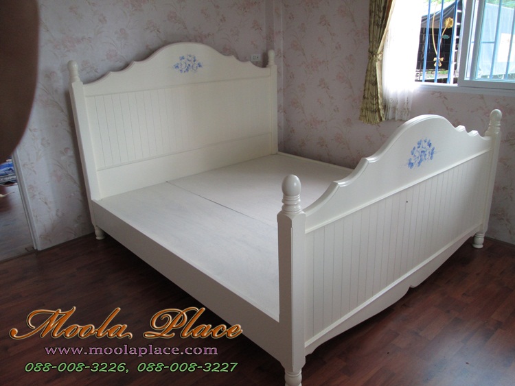 เตียงนอนสไตล์วินเทจ เพ้นท์ลายกุหลาย ขนาด 6 ฟุต (สามารถปรับเปลี่ยนสีรูปแบบการเพ้นท์ได้)