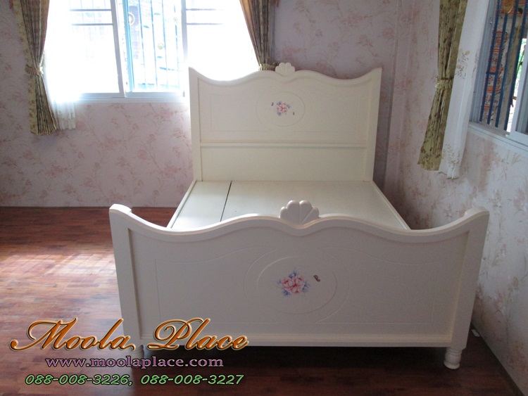 เตียงนอนสไตล์วินเทจ เพ้นท์ลาย ขนาด 5 ฟุต เตียงนอนสไตล์วินเทจ เพ้นท์ลาย ขนาด 5 ฟุต