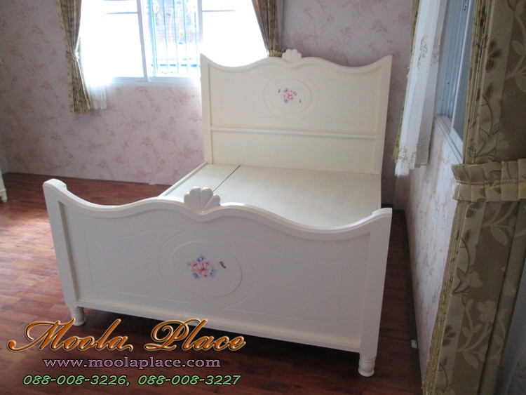 เตียงนอนสไตล์วินเทจ เพ้นท์ลาย ขนาด 5 ฟุต