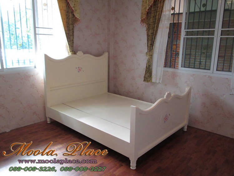 เตียงนอนสไตล์วินเทจ เพ้นท์ลาย ขนาด 5 ฟุต