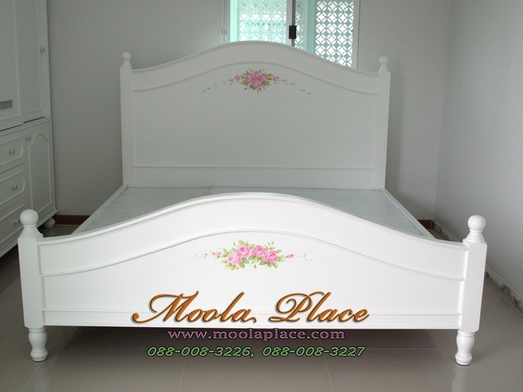 เตียงนอนสไตล์วินเทจ เพ้นท์ลายกุหลาย ขนาด 6 ฟุต 