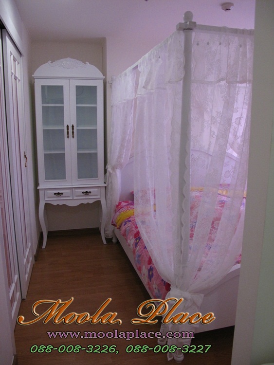 เฟอร์นิเจอร์วินเทจ เตียงนอนมีเสาพร้อมคานใส่ม่านขนาด 6 ฟุต  vintage beds