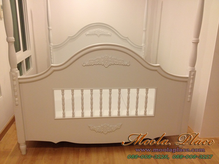 เตียงนอนวินเทจ เตียงนอนสไตล์วินเทจ เสากลึงสูง ขนาด 6 ฟุต เตียงนอน มีเสาพร้อมคานไว้ใส่ม่าน พร้อมบุกำมะหยี่หัวเตียง ขนาด 6 ฟุต