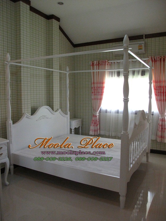 เตียงนอนมีเสาพร้อมคานใส่ม่านขนาด 6 ฟุต 