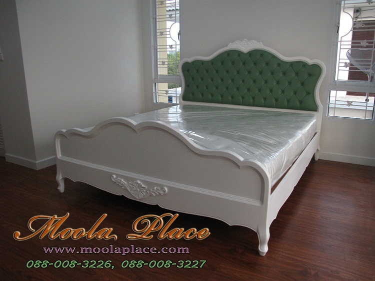 เตียงนอน แกะลายหัวและท้ายเตียง พร้อมบุหนัง PU ที่หัวเตียง ขนาด 6 ฟุต