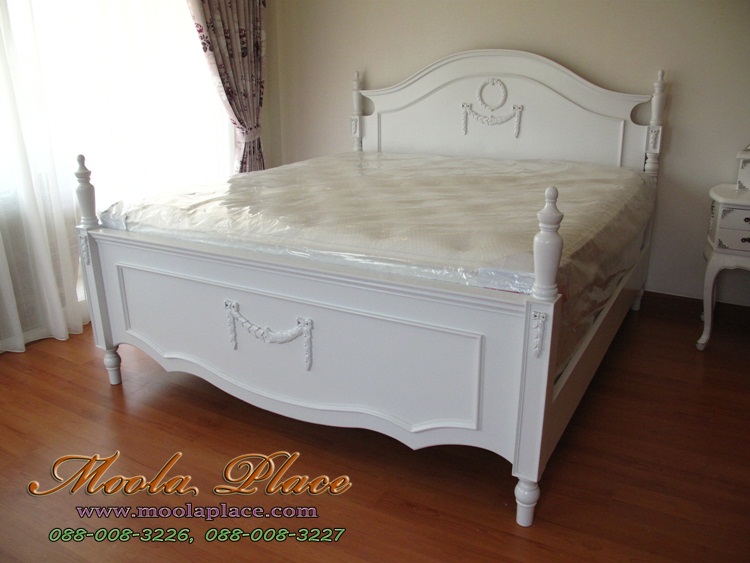 เตียงนอนสไตล์วินเทจ ขนาด 6 ฟุต เตียงนอนสไตล์วินเทจ หัวเตียง ปลายเตียง และเสาเตียงแกะสลัก ขนาด 6 ฟุต