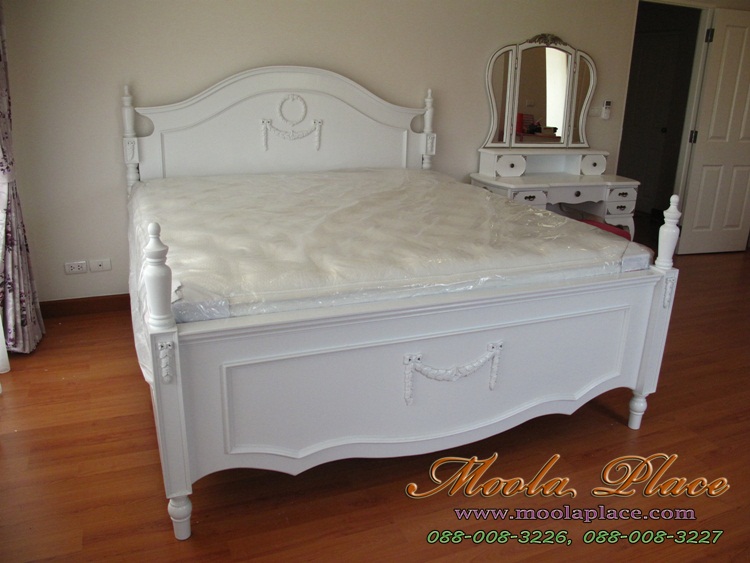 เตียงนอนสไตล์วินเทจเตียงนอนสไตล์วินเทจ หัวเตียงและปลายเตียงแกะสลัก