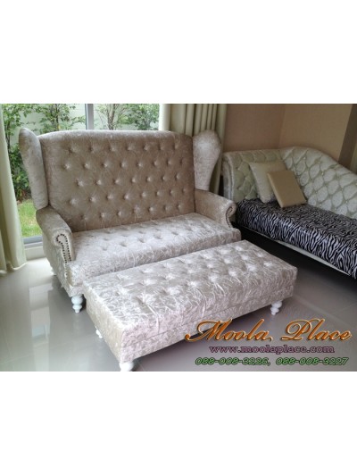 โซฟา Wing Chair สไตล์วินเทจ 2 ที่นั่ง ขากลึง ดึงกระดุม หุ้มด้วยผ้ากำมะหยี่นำเข้าสไตล์เงายับ (ตัวผ้ามีให้เลือกหลายเฉดสี) พร้อมสตูลวางเท้า ขนาด กว้าง 150  x ลึก 85 x สูง 110